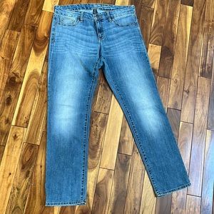 Gap light wash straight leg medium rise Jean Sz 10R